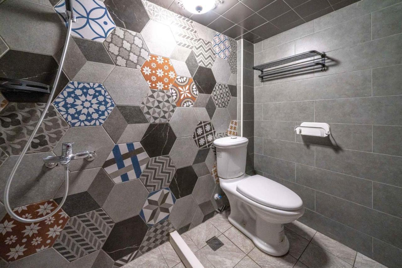 輕森嶼 Hotel Тайнан Екстериор снимка